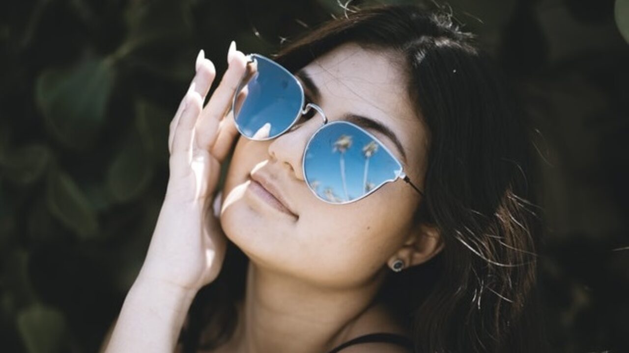 Importanta ochelarilor de soare: de ce sa-i porti si cum sa ii alegi