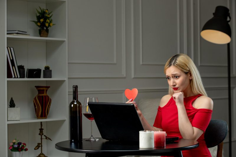 Cum să folosești aplicațiile de dating într-o manieră sănătoasă și echilibrată