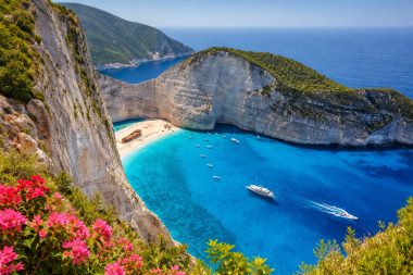 Ce oferă Viva Holidays pentru litoralul grecesc - Zakynthos, Lefkada, Corfu?
