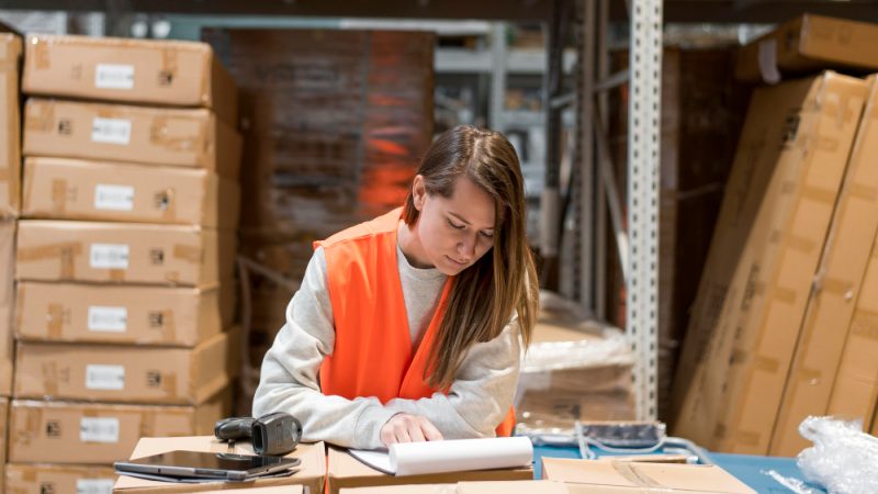 De ce ajung tot mai multe branduri eCommerce să renunțe la depozitul propriu?